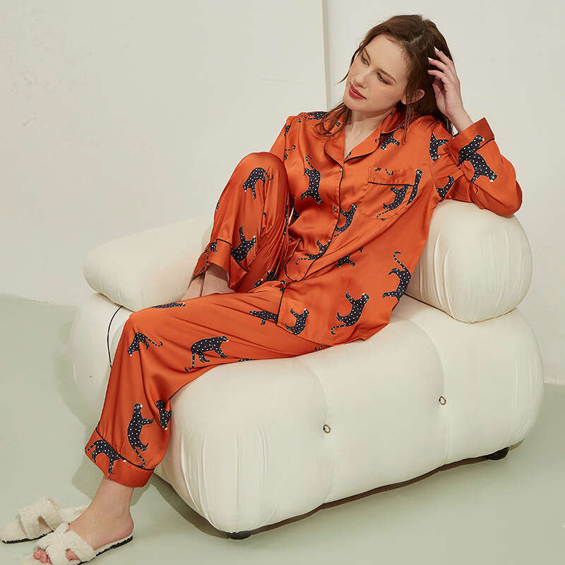 Spring and Autumn Women's Thermostatic Leopard Pattern Set Premium Long Ice Silk Pamas Home Clothes 2024 New Casual Versatile Fashion Clothing