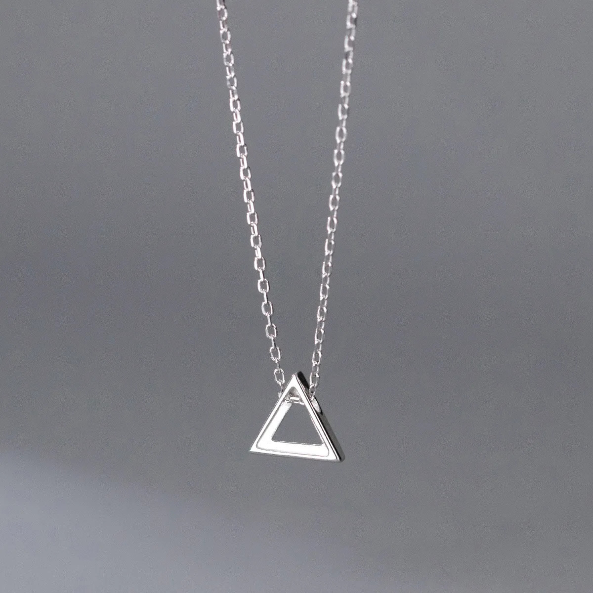 925 Sterling Silver Glossy Triangle Choker Necklace Pendant for Women Korean Geometry Charm Necklaces Wedding Party Jewelry Gift 241220
