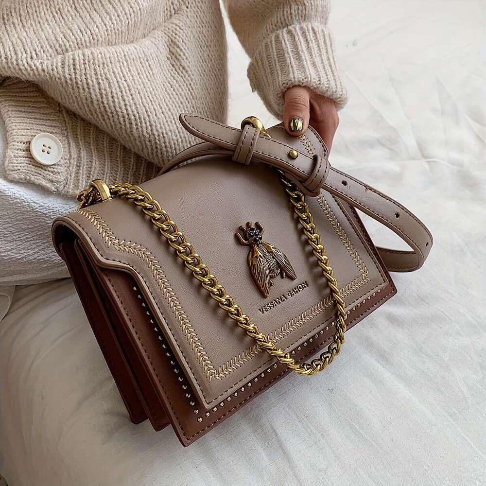 Vintage Women's Crossbody Bag, Rivets Flap Square Purse with Chain Shoulder, Bee Decor