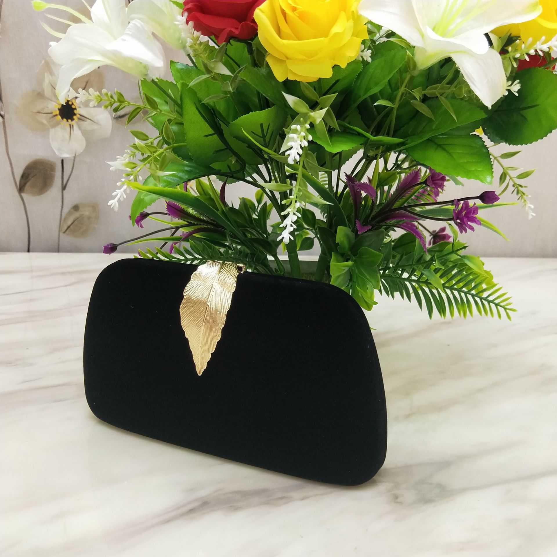New Banquet Handheld Womens Banquet Flower Leaf Clutch Bag Evening Dress Evening Party Velvet Cheongsam with Evening Dress Bag 240920