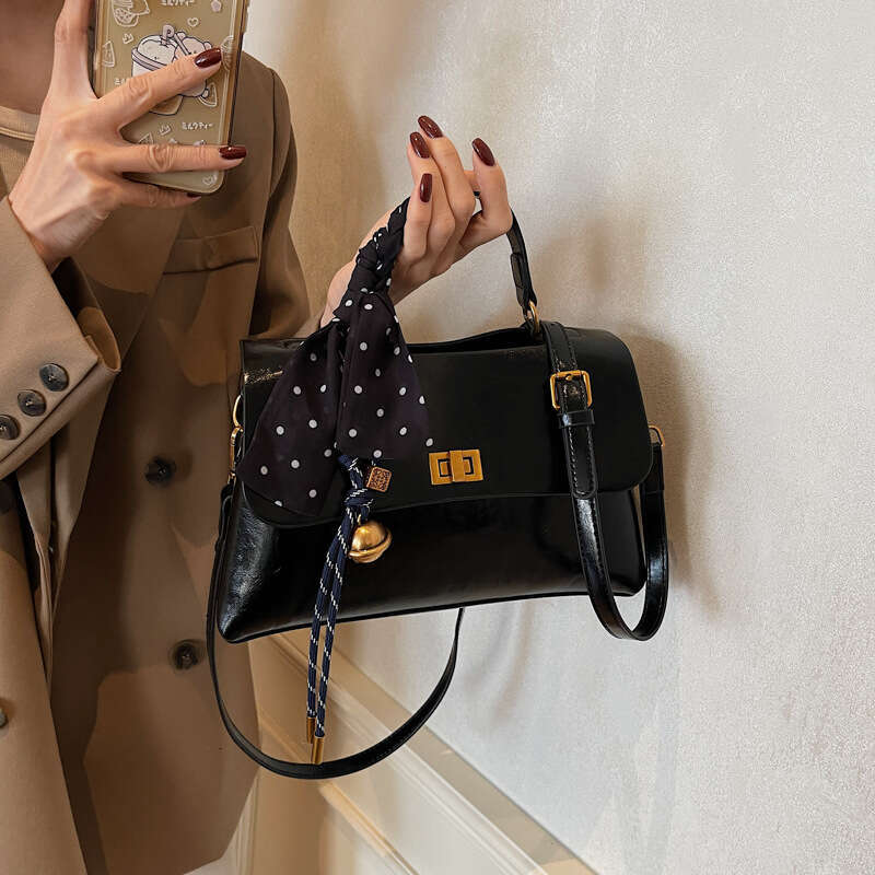 Female high looks niche crossbody 2024 new high-end shoulder female bag handbag silk scarf fashion