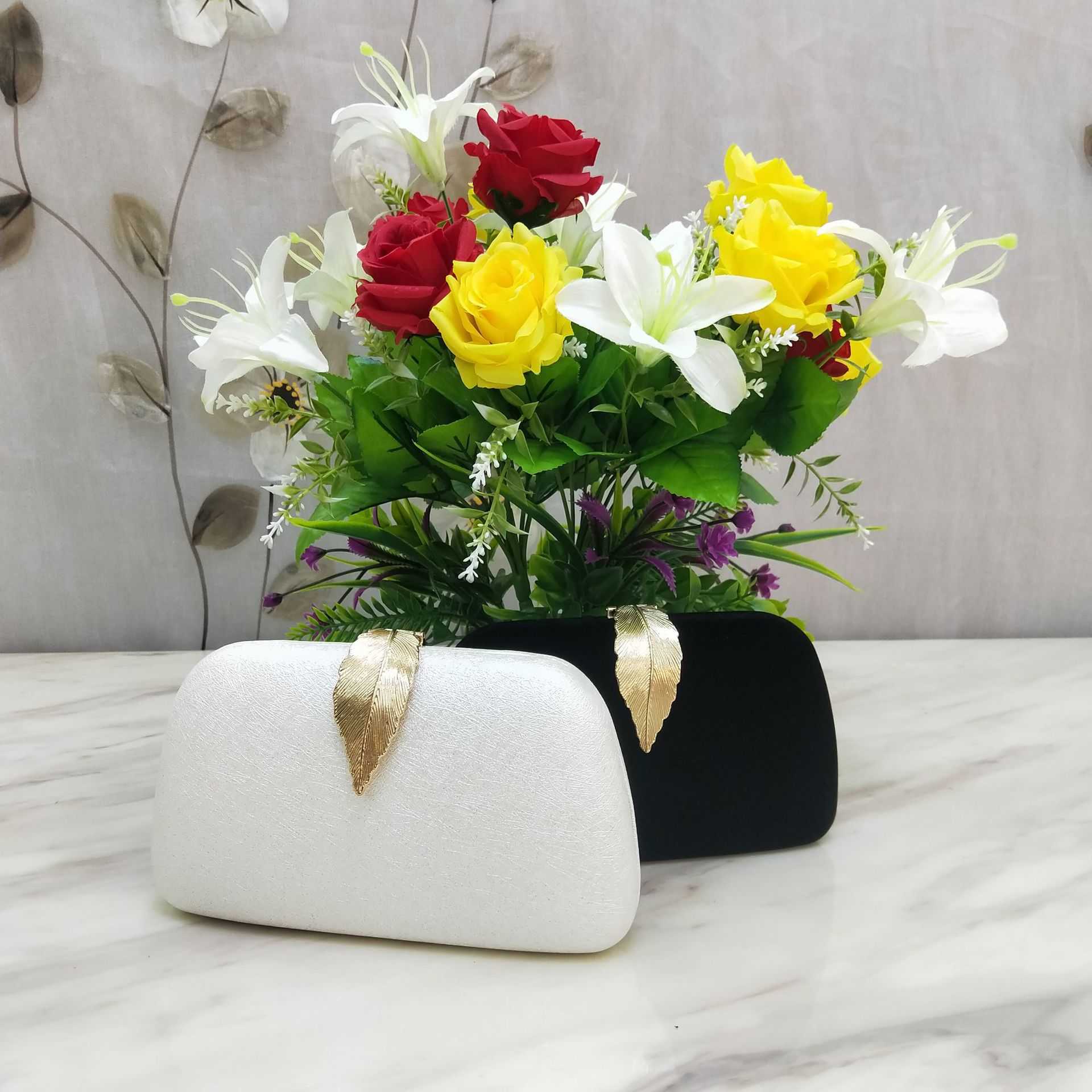 New Banquet Handheld Womens Banquet Flower Leaf Clutch Bag Evening Dress Evening Party Velvet Cheongsam with Evening Dress Bag 240920