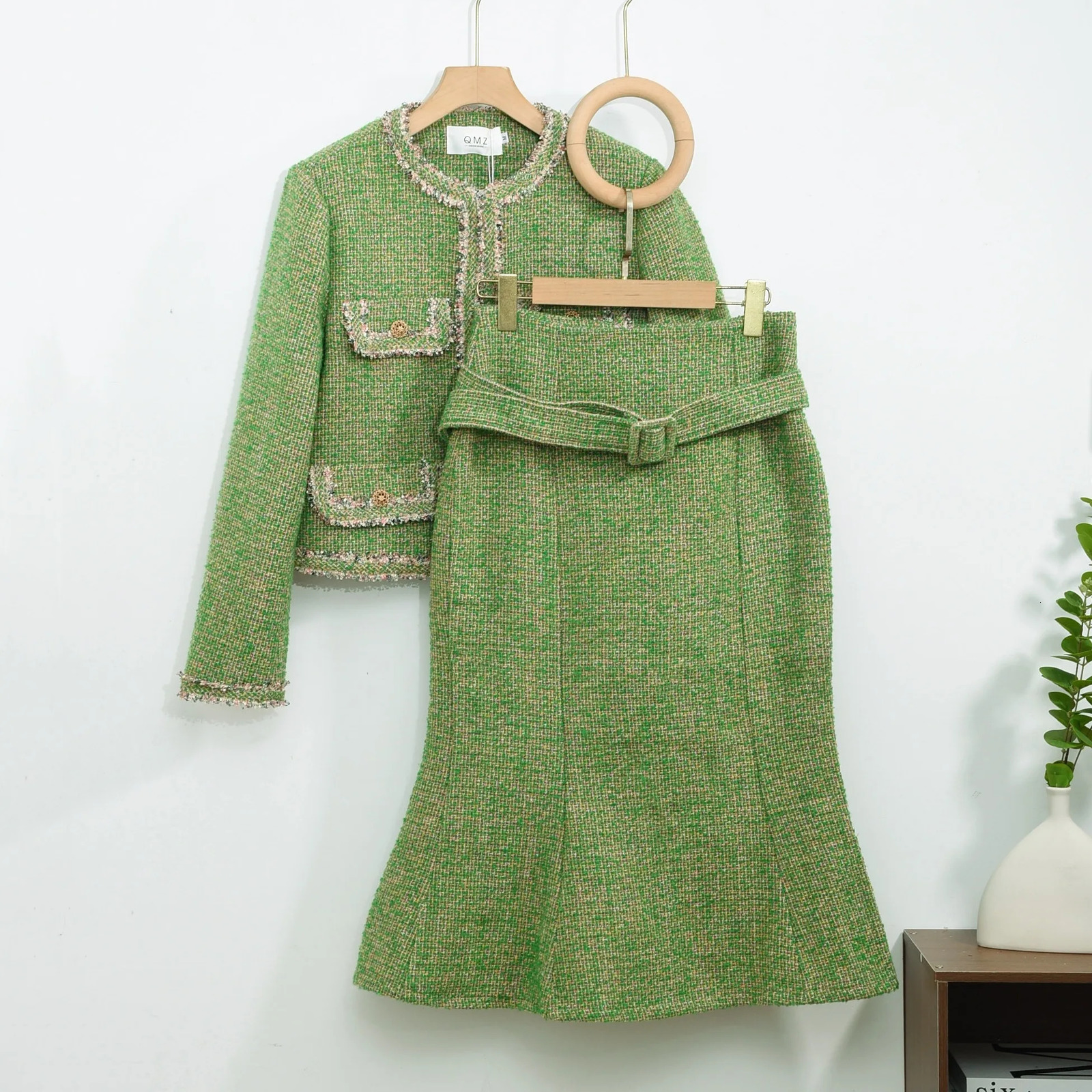 High quality coarse woolen womens autumn and winter 2piece casual jacketparty mermaid dress set 241211