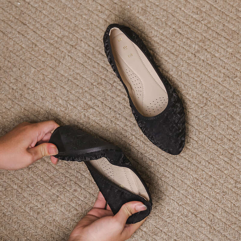 2023 Autumn Black Single Women's Pointed Silk Ladle Shoes, Bow Tie Flat Bottom Footwear, Shallow Mouth Evening Shoes