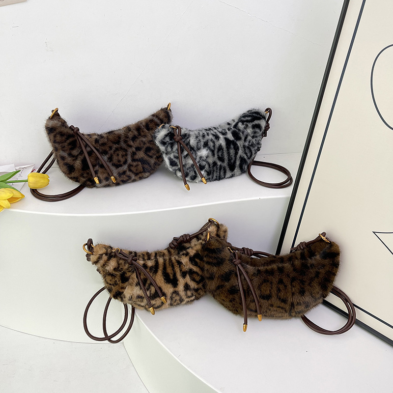 Bag Super Popular Small In Autumn Winter, High-End And Leopard Print Cow Horn Texture, Plush Crossbody Bag For Women