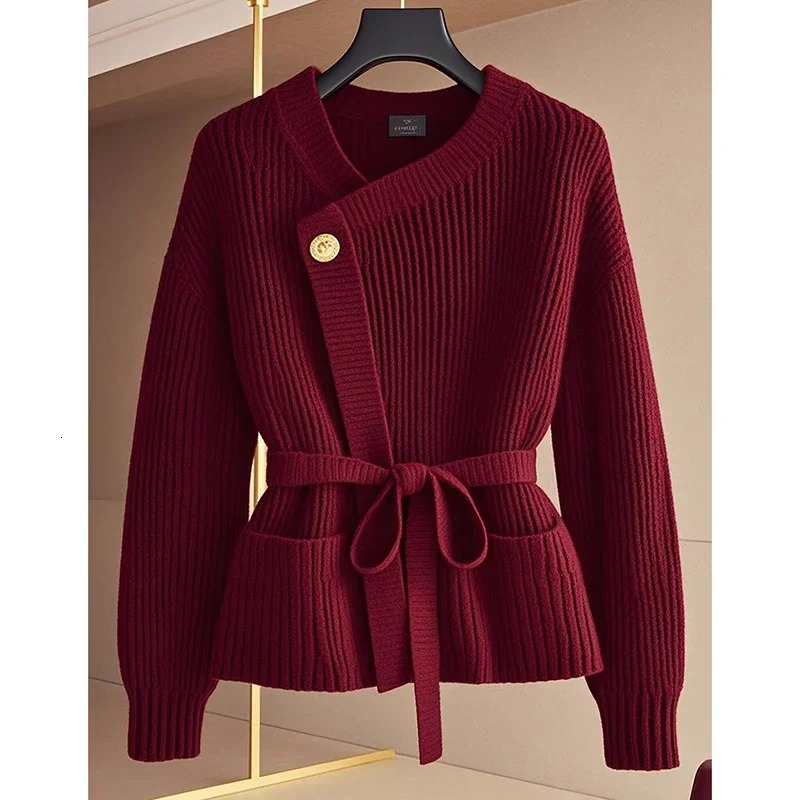 Red Cardigan Sweater Coat Womens 2025 Winter Light Allmatch Fashion Knitwear Female Longsleeved Elegant Top 241220