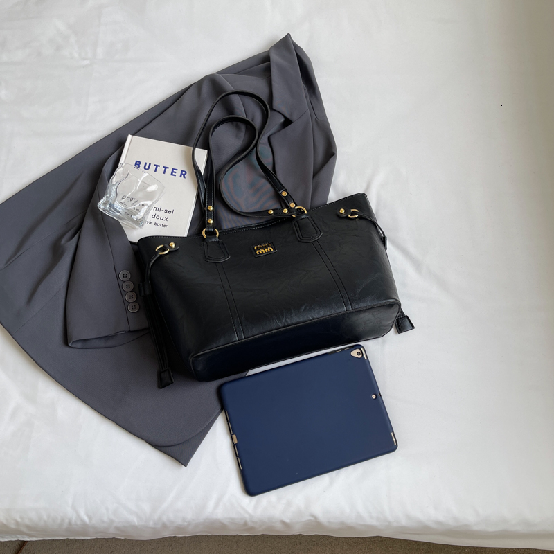 Large Capacity PU Leather Shoulder Bag: hot Trendy Simple, Perfect for Everyday & Travel