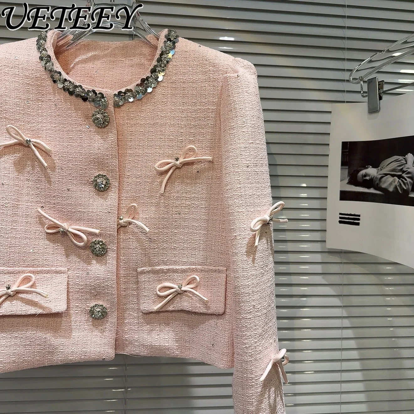 Autumn and winter pearl bow short jacket long sleeved crew collar jackettweed mini skirt sweetheart girl twopiece set 241211