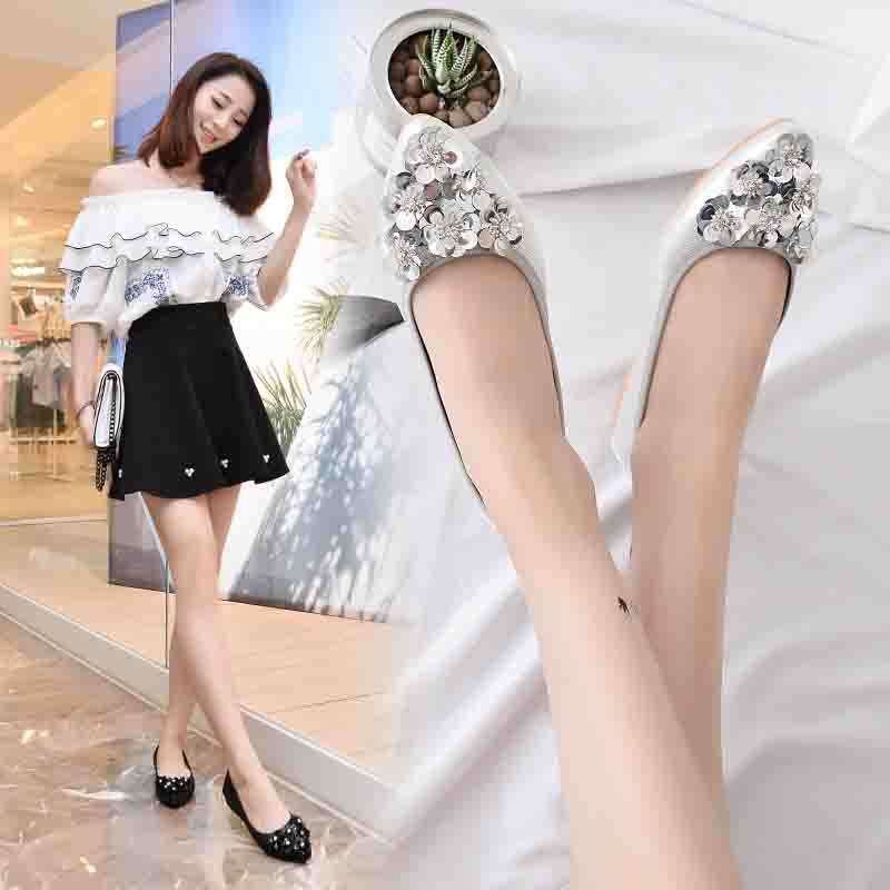 Single 2023 New Fairy Pregnant Women's Soft Soled Flat Shallow Mouthed Versatile Rhinestone Chicken Rolls Dance Shoes
