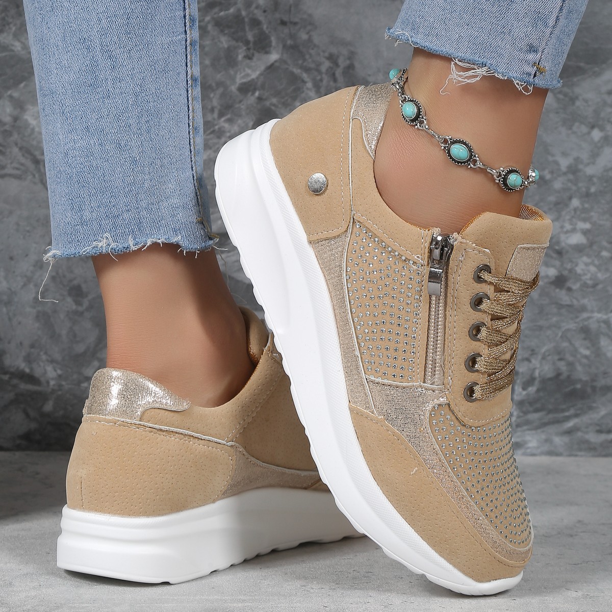 Cross-border foreign trade new flat leisure round head rhinestones single shoes women Europe and America fashion sports casual shoes women board shoes