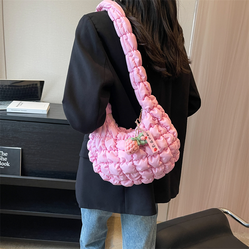 Plaid Quilted Fabric Shoulder Bags For Women 2023 Latest Ruched Cotton Bag Candy Colors Big Capacity Hobo Tote Bag With Pendant