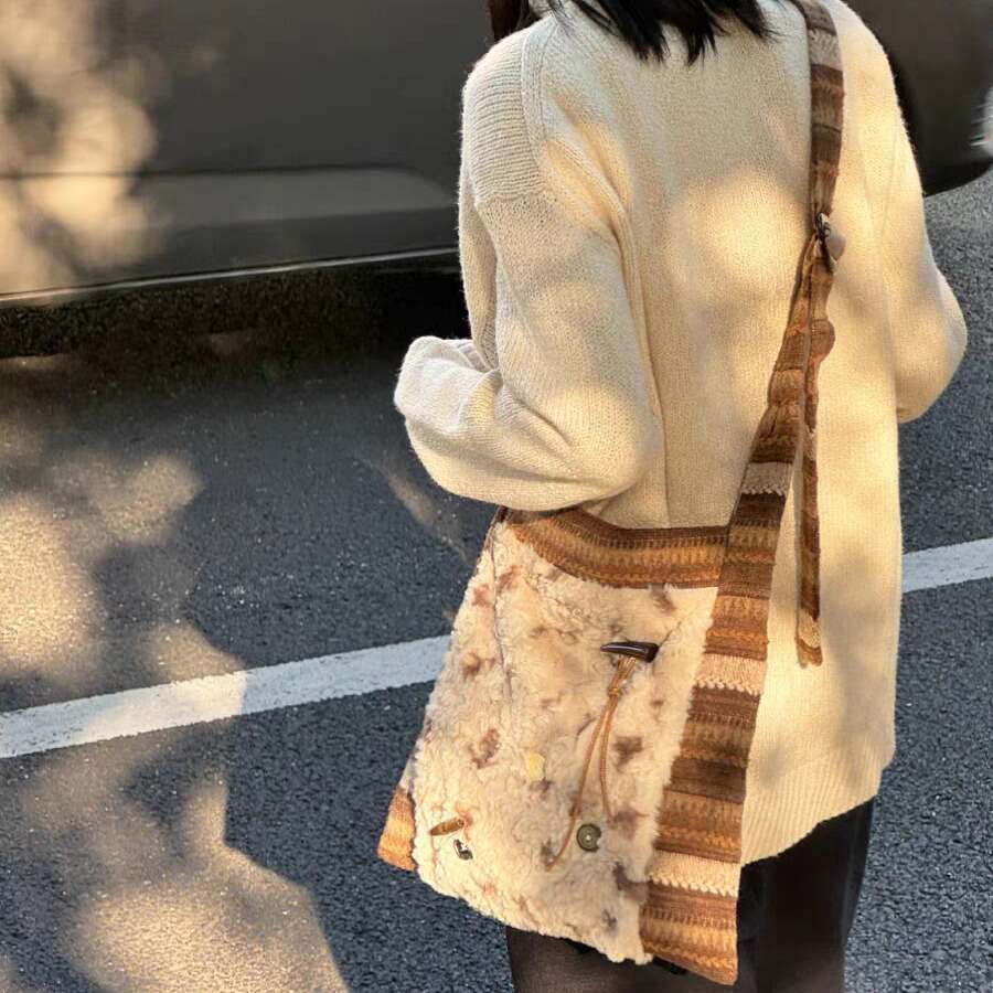 Straight "Wandering Princess" Splicing Single Shoulder Large Capacity Tote Bag, Niche Commuter Crossbody Bag