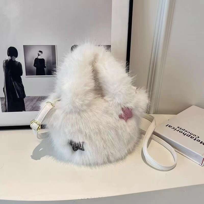 This year's popular casual star furry bag, 2024 autumn and winter new item, furry, high appearance, versatile crossbody bag