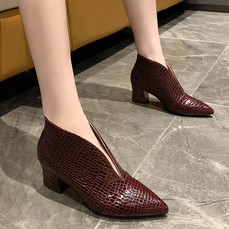 Retro Women's Ankle Boots 2024 New Pointy V-Neck Patent-Leather Women High Heels Simple Versatile Commuting Office Female Shoes