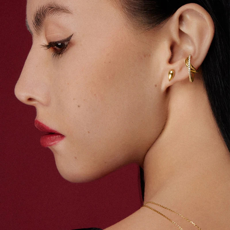 925 sterling silver diamond shiny simple high-end clip on earrings for women cool wind piercing ear cuff party jewelry 241220