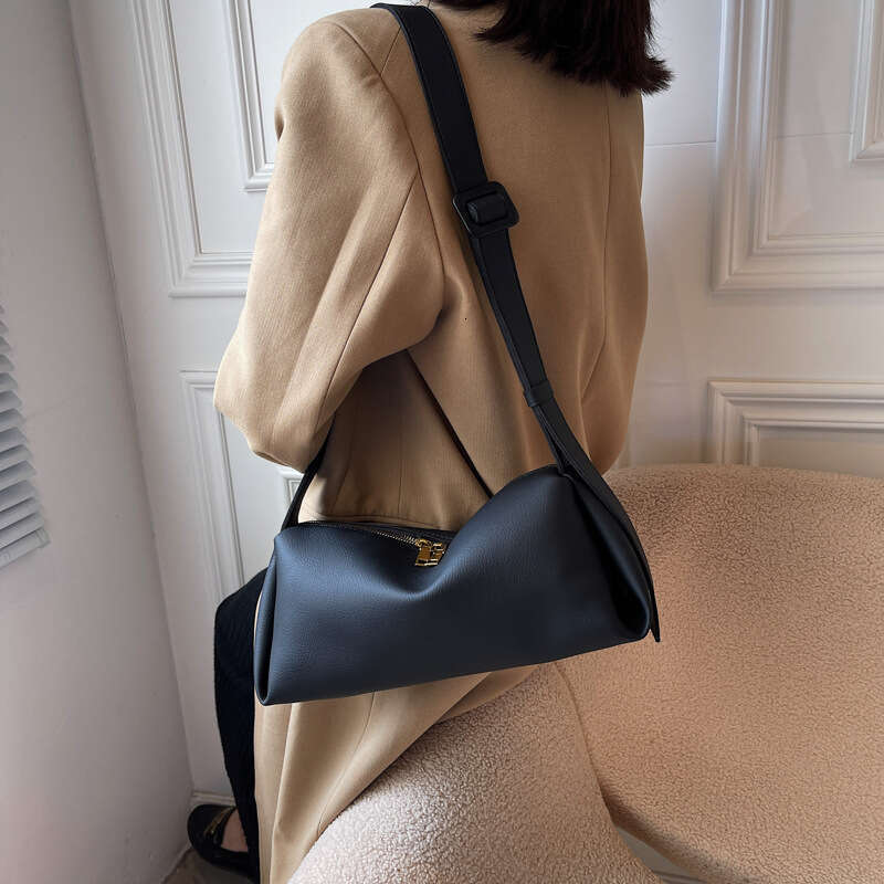 Niche Design 2024 New Trendy Fashion Women's Sense Shoulder Stylish Versatile Crossbody Bag