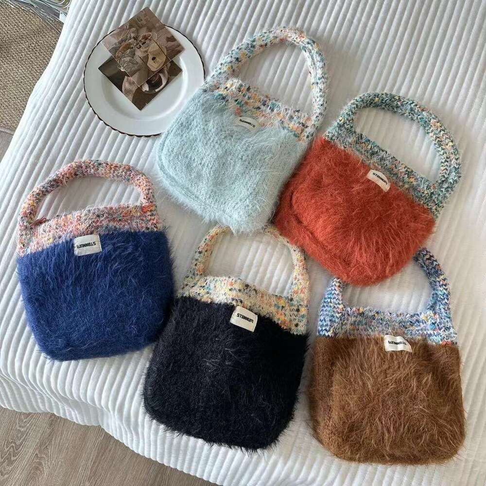 Korean version color blocking knitted plush handbag, women's trendy and versatile winter new item, internet celebrity Instagram mobile phone bag,