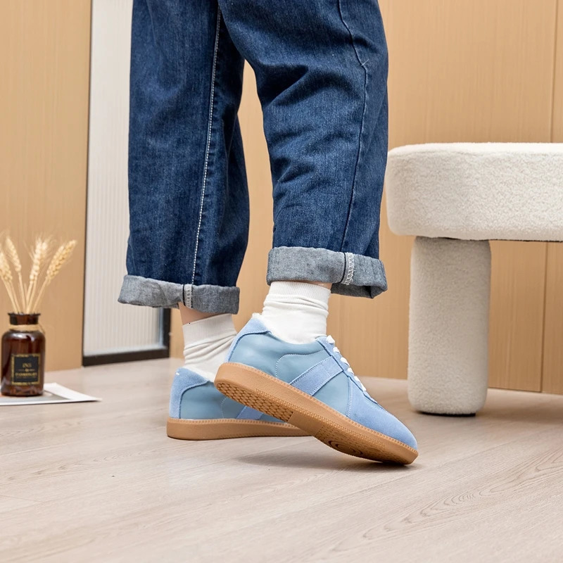 Winter Sneakers Women Genuine Leather Women German Training Shoes Non-slip Sneakers For Women Large Size Velvet Sneakers Female 241213