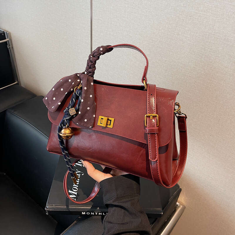 Female high looks niche crossbody 2024 new high-end shoulder female bag handbag silk scarf fashion
