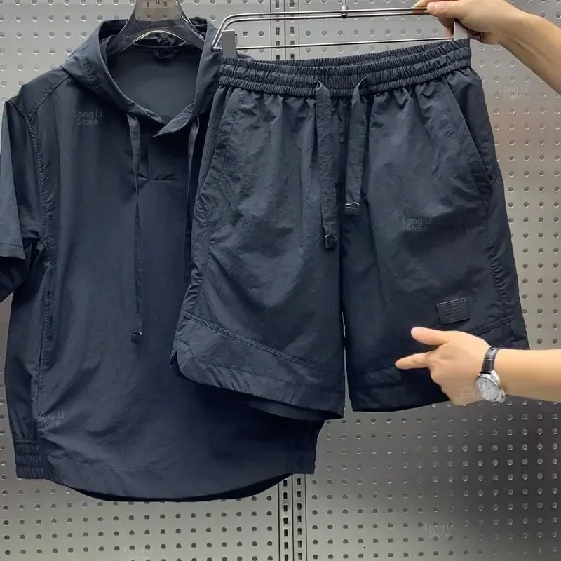Mens Loose Light Breathable T-shirt Shorts Set Cargo Style Pocket Fashion Casual Sport Hoodies Short Sleeve Shorts Two-piece 241217