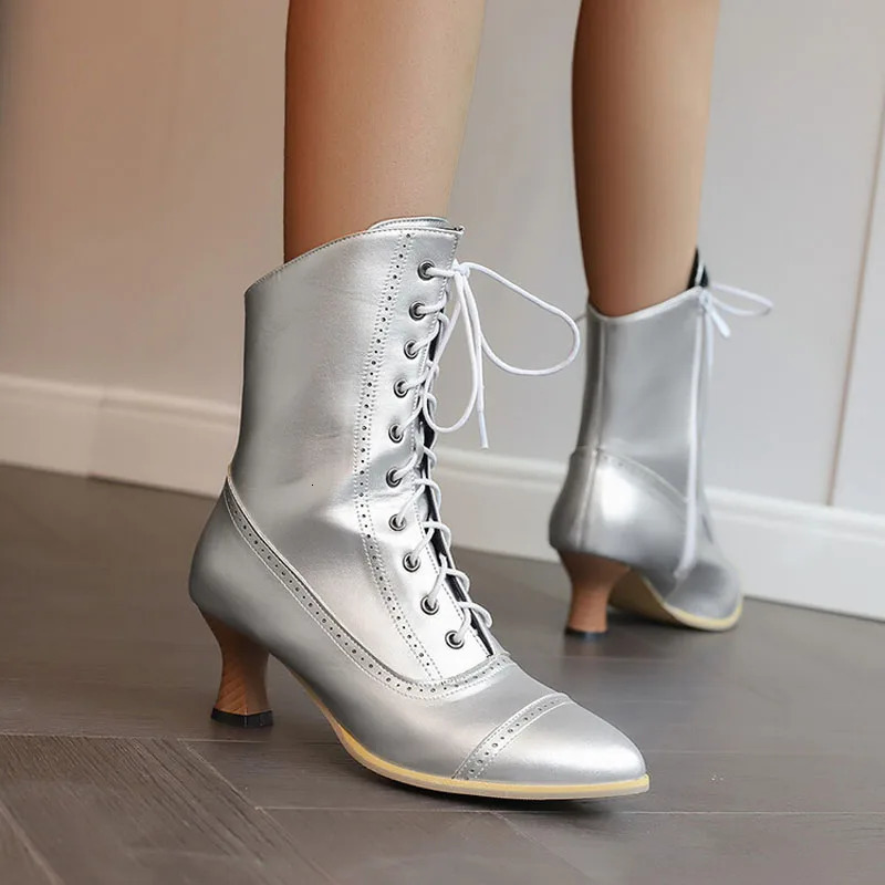Womens ankle boots with PU leather lace upper in the heel Botas Femininas Plus size 43 WSH4930 for womens short boots 241213