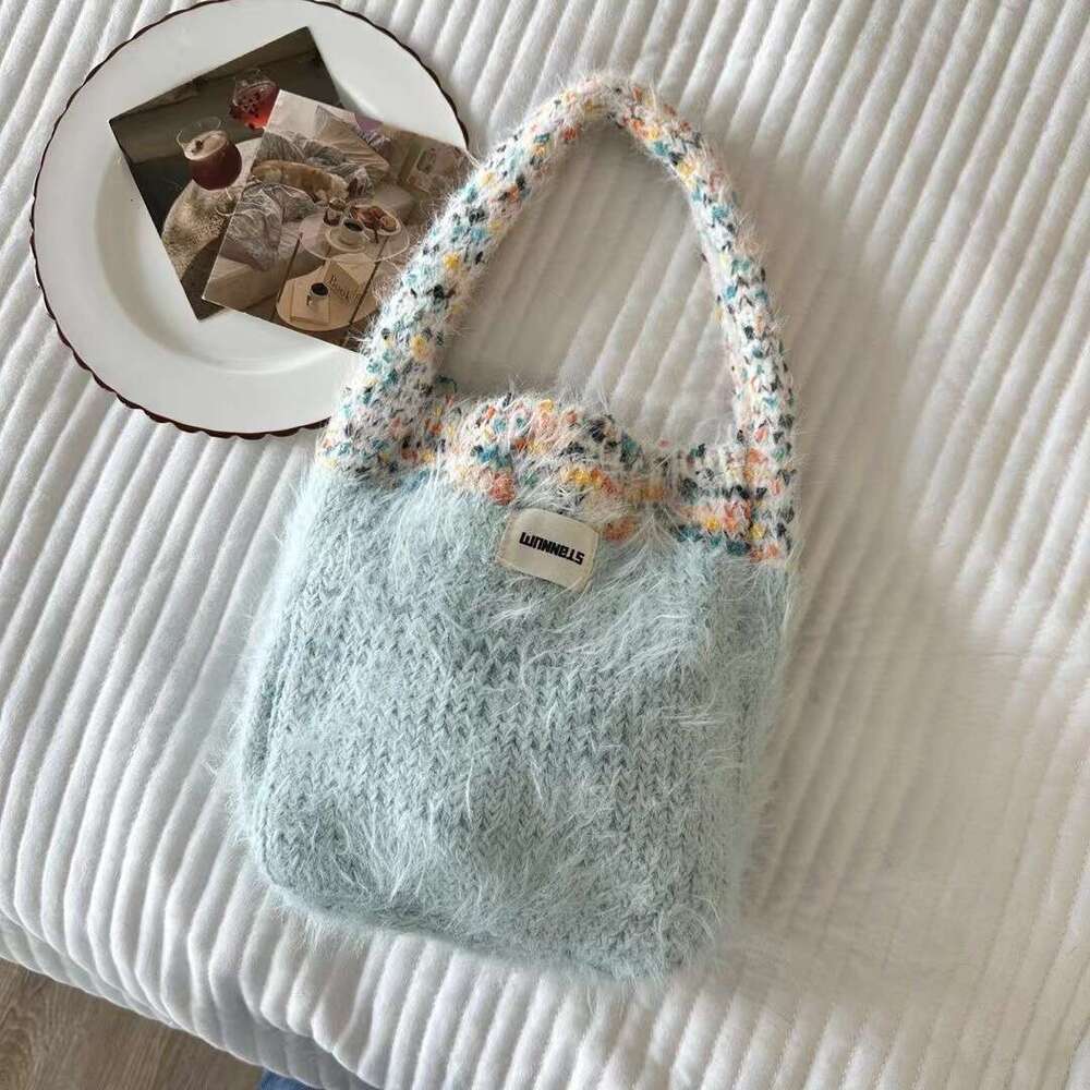 Korean version color blocking knitted plush handbag, women's trendy and versatile winter new item, internet celebrity Instagram mobile phone bag,