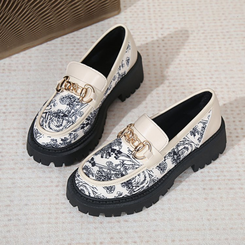 Mixed Color Embroidery Thick Sole Loafers Genuine Leather All-Match Casual Shoes Round Toe Platform Mid Heel Women Pumps