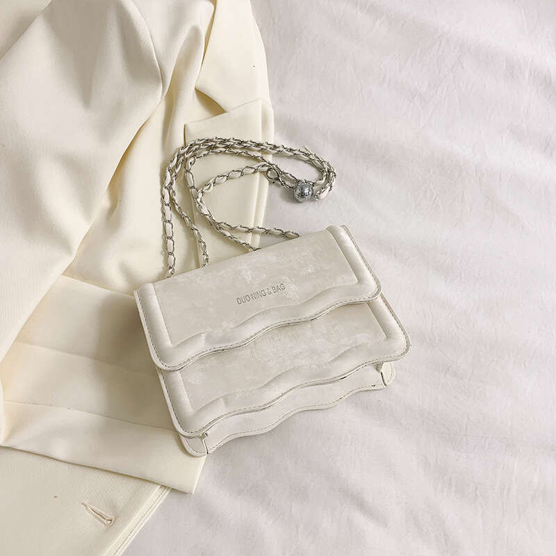 Chain small square 2024 spring new item niche design fashionable and simple underarm shoulder casual crossbody women's bag