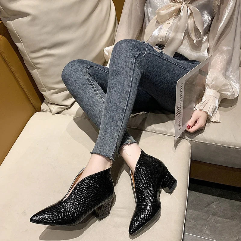Retro Women's Ankle Boots 2024 New Pointy V-Neck Patent-Leather Women High Heels Simple Versatile Commuting Office Female Shoes