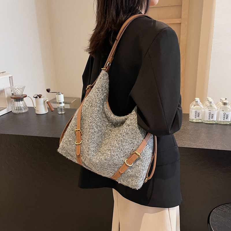 Bag Woolen Backpack, Large Capacity Tote Bag, Women's 2024 Winter New Fashion Trend, Underarm Commuting Versatile Shoulder Bag