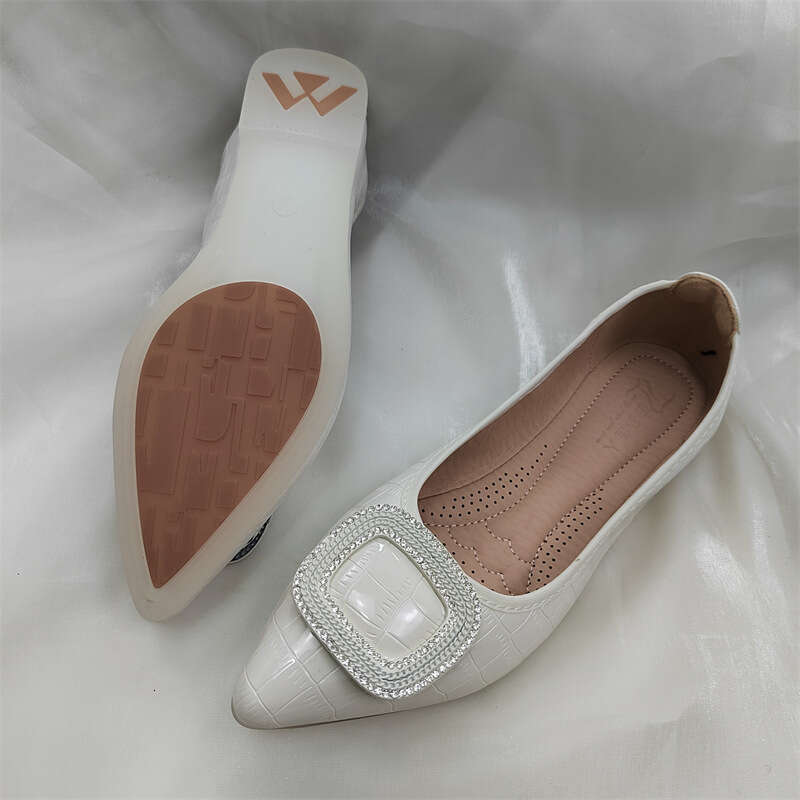 Single Shoe Women's Bottomed 2023 Spring New Item Shallow Mouth Pointed Flat Heel Bean Big Size 41-43 Apricot Soft Sole Scoop Shoes