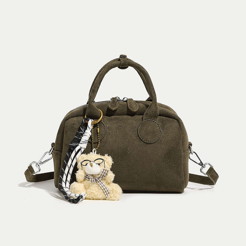 Matte hand-held bowling for women 2024 new niche pillow bag, simple and versatile single shoulder crossbody bag