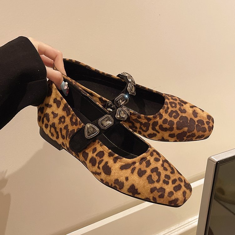 2025 Spring New Single Shoes Women's Fashion Square Head Leopard Pattern One Button Mary Jane Shoes Large Fashion Shoes