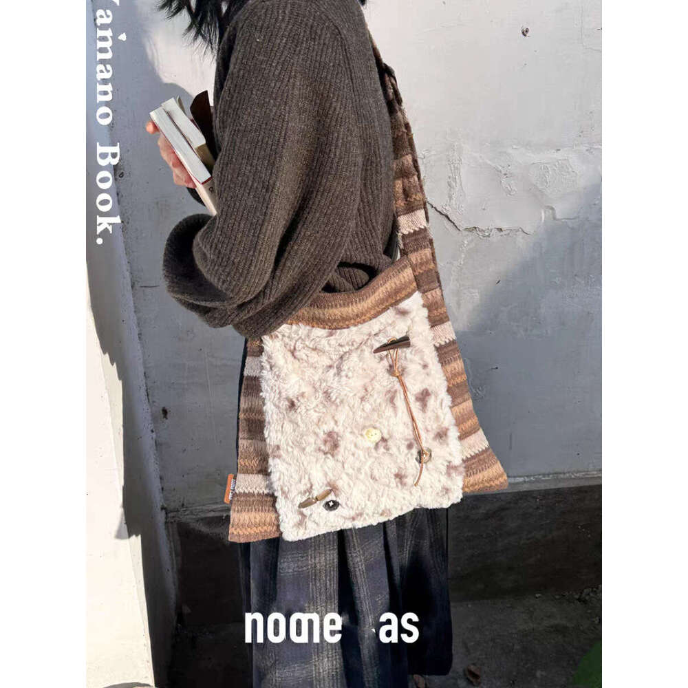 Straight "Wandering Princess" Splicing Single Shoulder Large Capacity Tote Bag, Niche Commuter Crossbody Bag