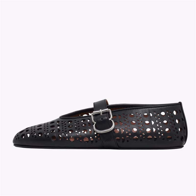 free shipping Spring and summer designer shoes flat shoes comfortable hollow out breathable fashionable and casual hole shoes for woman black white