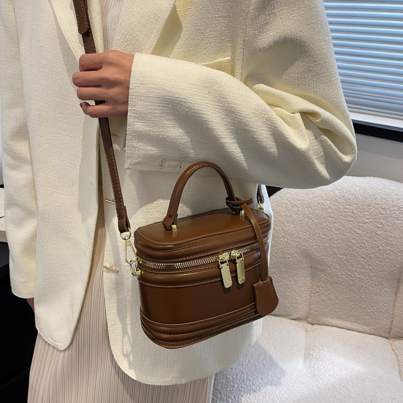Free shipping new Single Shoulder Bag Fashion womens Handheld bucket bag versatile crossbody bag
