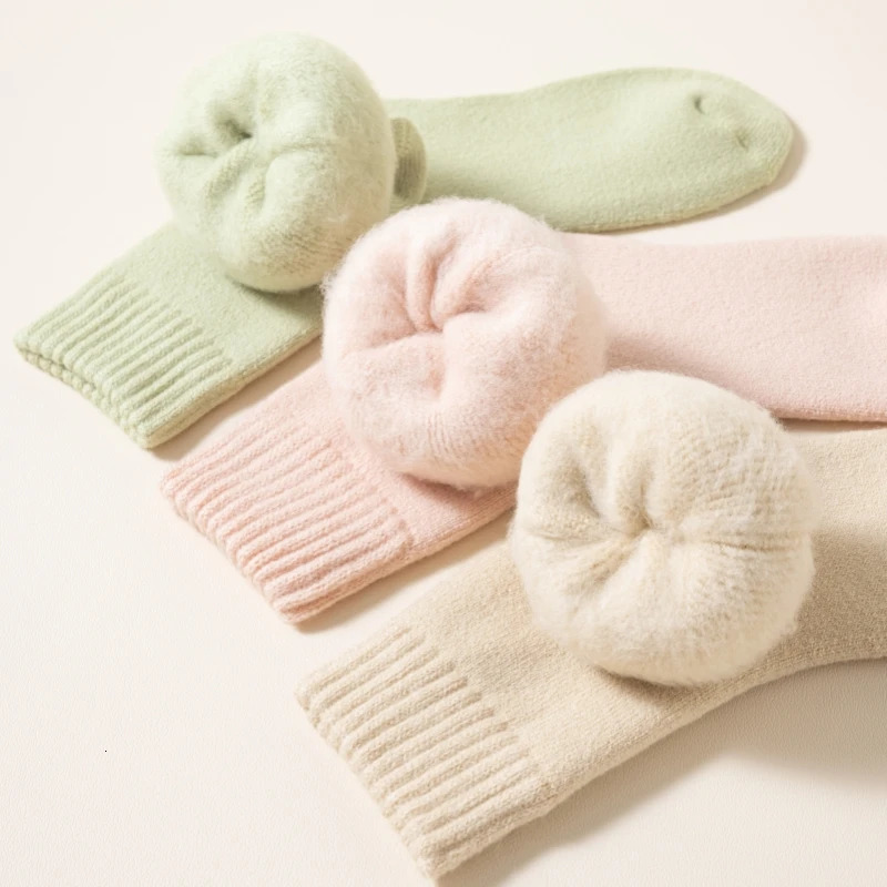 3 pairs of womens wool socks winter thick warm Merino wool socks Harajuku retro cold proof snow socks fashionable plush towel socks 241219