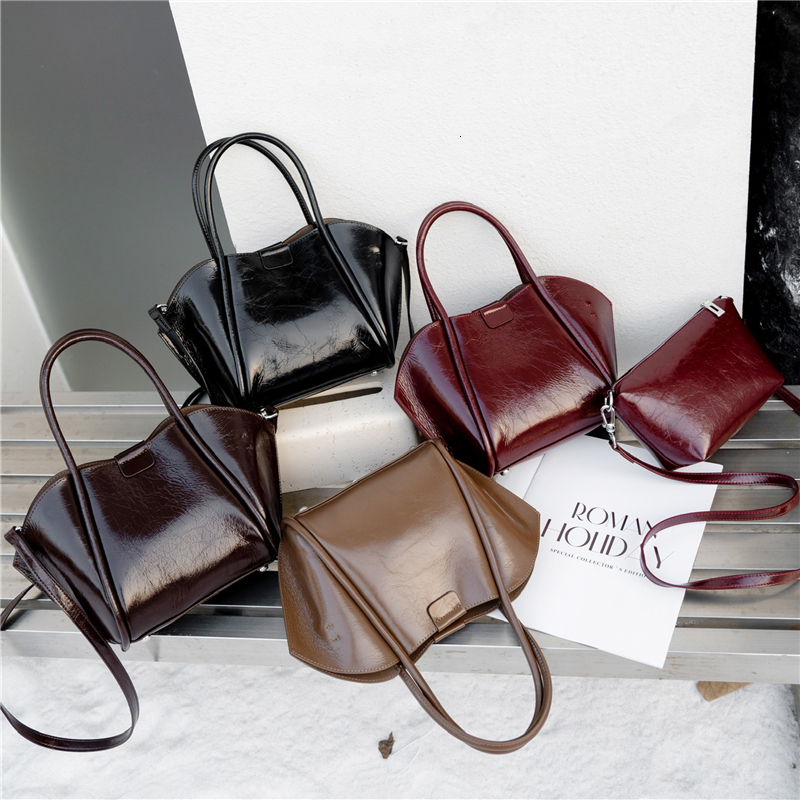 New retro cowhide women's handbag 2025 new designer crossbody bag women's handbag