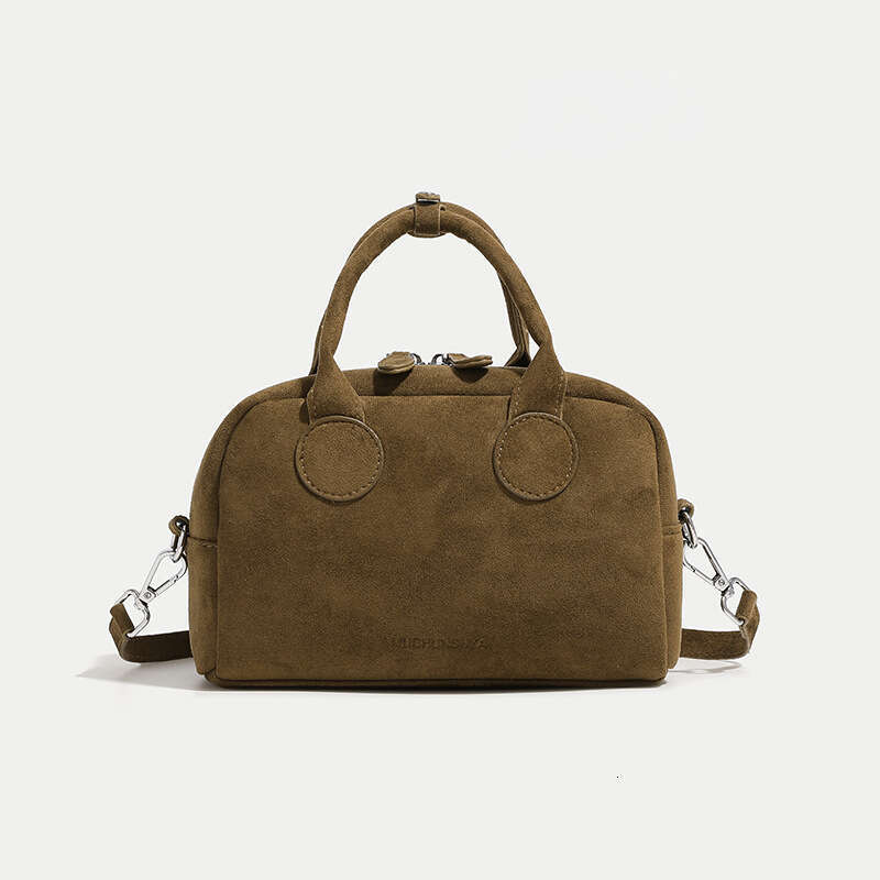 Matte hand-held bowling for women 2024 new niche pillow bag, simple and versatile single shoulder crossbody bag