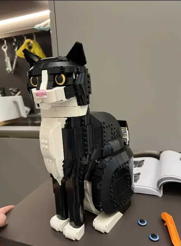 Blocks 2024 New 21349 Tuxedo Cat Building Blocks Creative Cartoon Animal Assembly Toy DIY Educational Puzzle Toys Gift S2412211