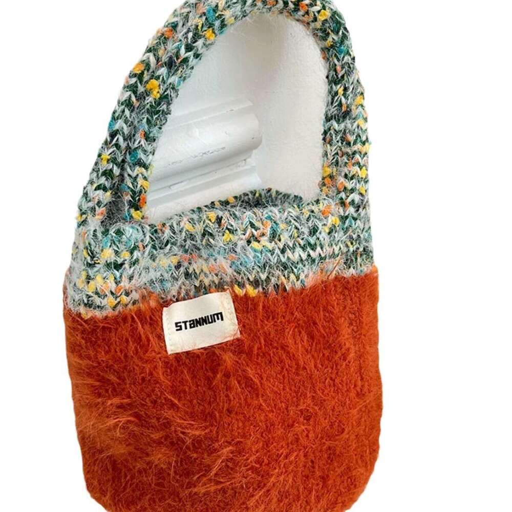 Korean version color blocking knitted plush handbag, women's trendy and versatile winter new item, internet celebrity Instagram mobile phone bag,