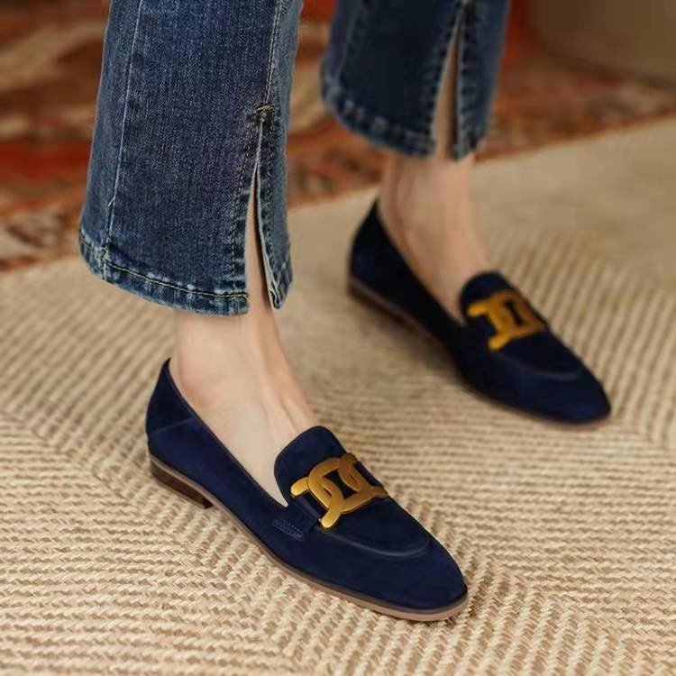 Niche design sense thick heel French retro British style metal buckle small leather shoes women flat shoes women loafers single shoes