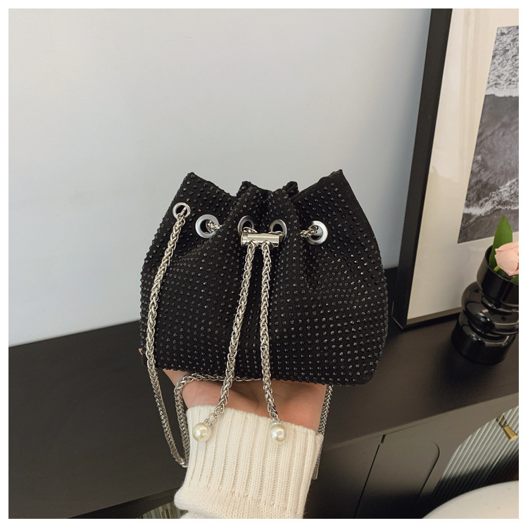 Free shipping new Single Shoulder Bag Fashion womens Single shoulder chain diamond crossbody bag commuting bucket bag