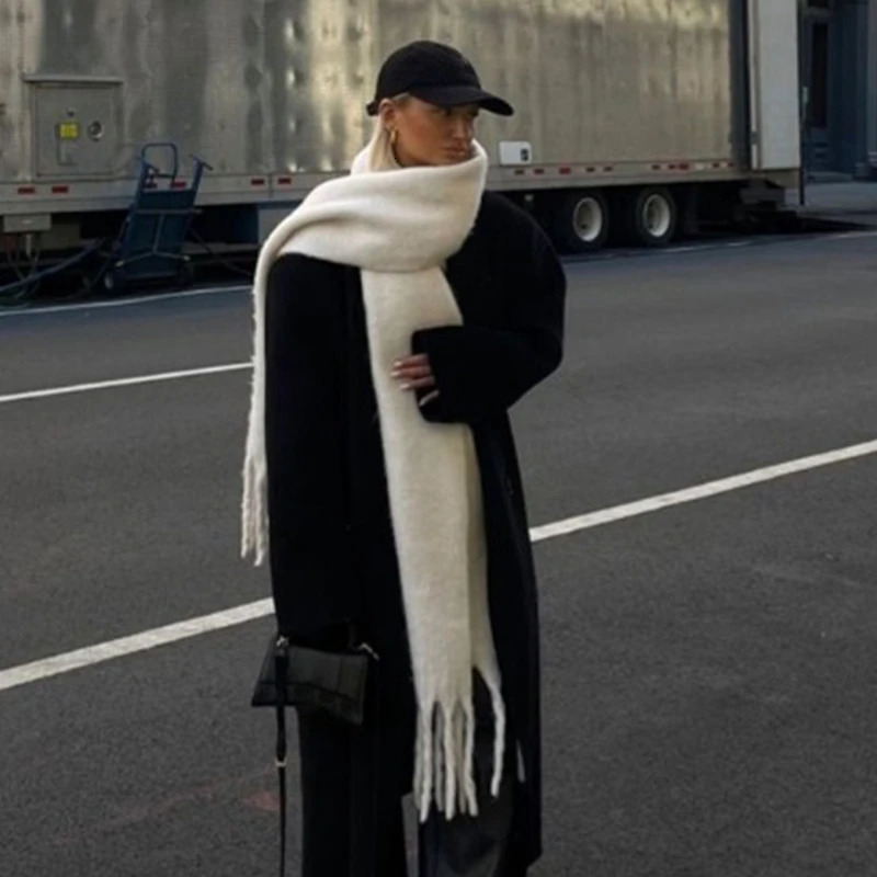 Winter Solid Color Cashmere Scarf Warm Soft Womens Scarf Fashion Long Tassel Scarf Thickened Wrapped Shawl Woman Scarf 241220
