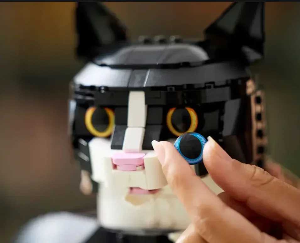 Blocks 2024 New 21349 Tuxedo Cat Building Blocks Creative Cartoon Animal Assembly Toy DIY Educational Puzzle Toys Gift S2412211