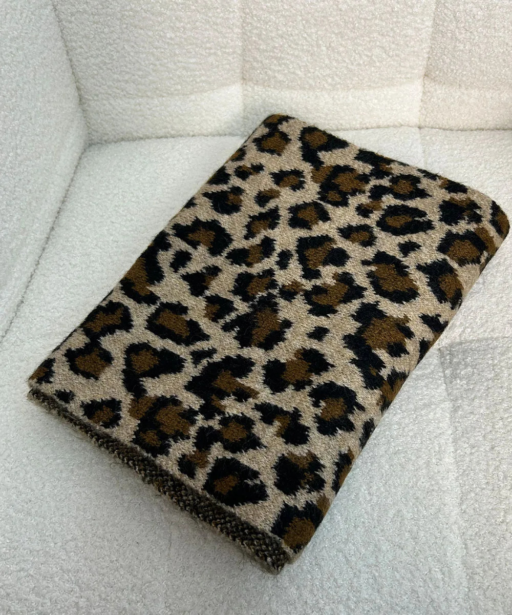 Fashion Leopard Printted Women Winter Warm Soft Scarf Cashmere Lady High Quality Wrap 241220