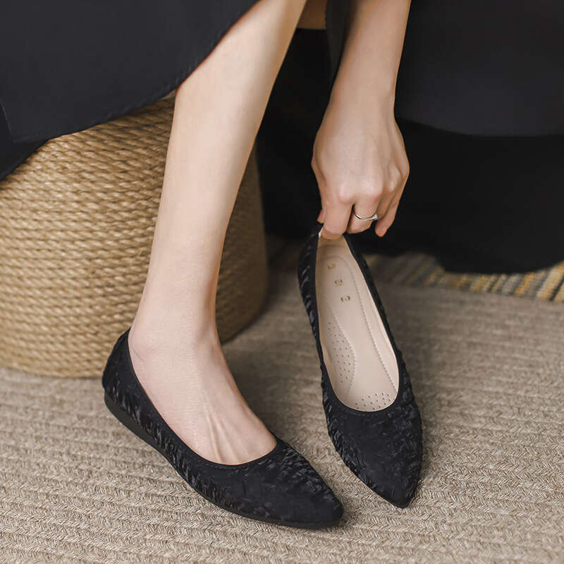 Single Shoe Women's 2023 Autumn New Shallow Mouth Grandma's Versatile Bean Bow Mom's One Feet Kick Ladle Shoes