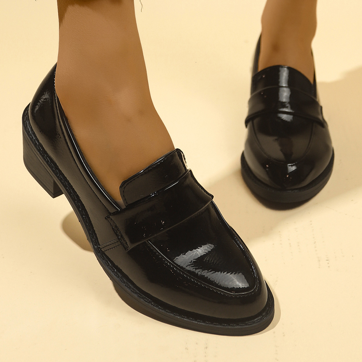 2025 Spring and Autumn New Le Fu Shoes for Women, Casual Single Shoes with Thick soles, Retro One Step Lazy Leather Shoes