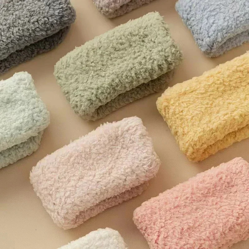 3 pairs of womens and mens sliding socks coral plush couple winter solid color thick moonlight Christmas tube socks without hair loss 241219