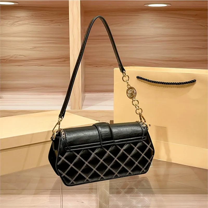 Women s handbag new French stick armpit premium texture autumn and winter retro shoulder crossbody chain bag bag